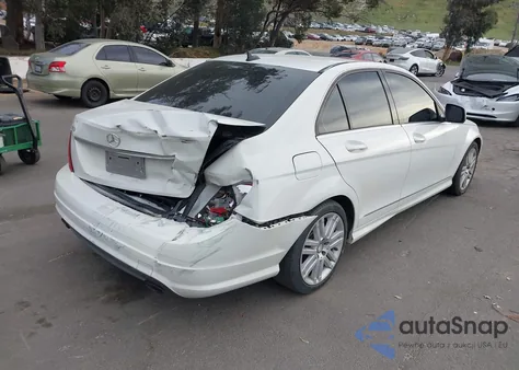 2008 Mercedes-Benz C 300 Luxury/Sport из США, поврежденный, VIN WDDGF54X88F038799